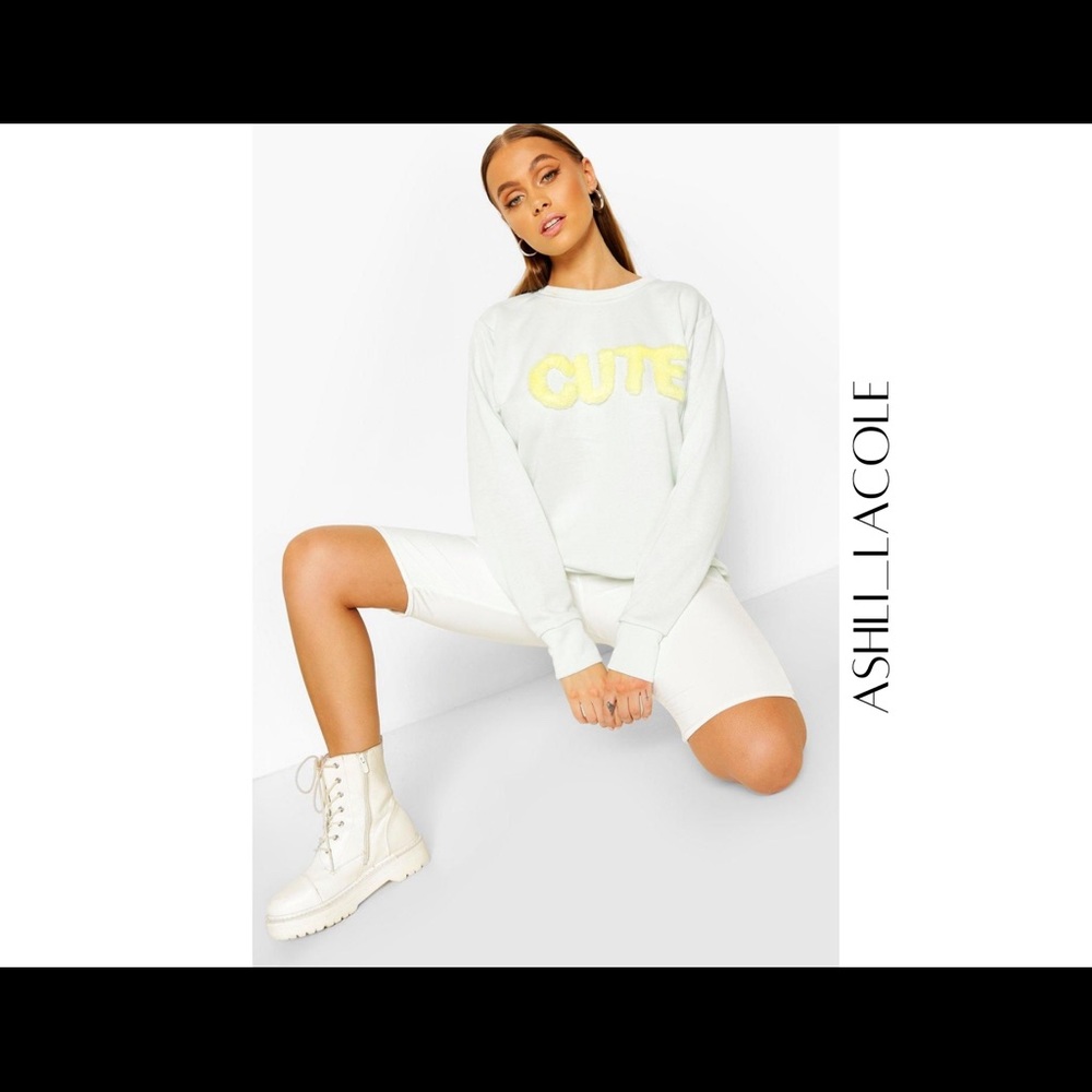 Boohoo Fur Cute Crew Neck Sweater Size L